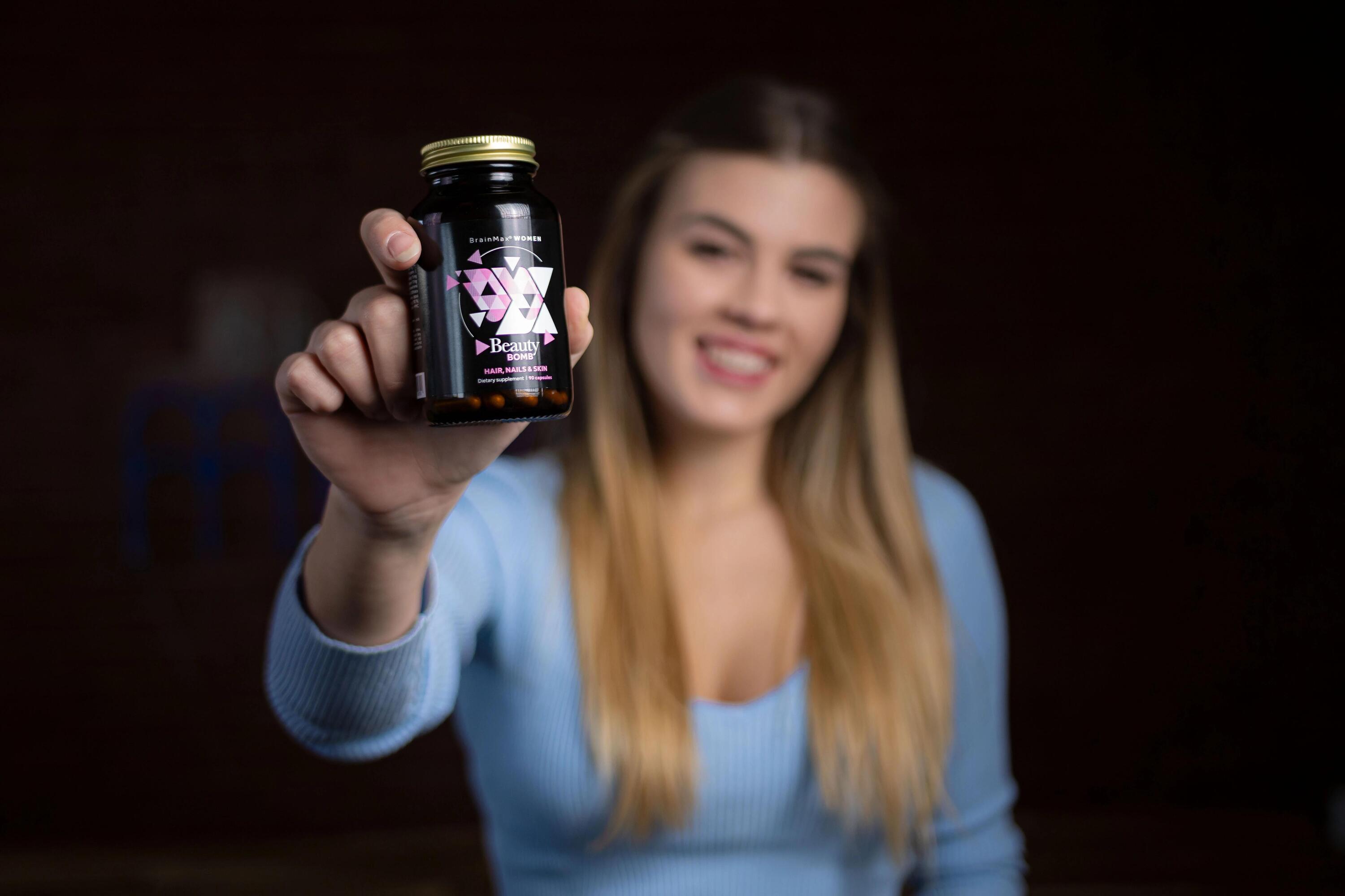 Vitamínový doplněk stravy pro vlasy, nehty a pleť Women Beauty Bomb® 4/6