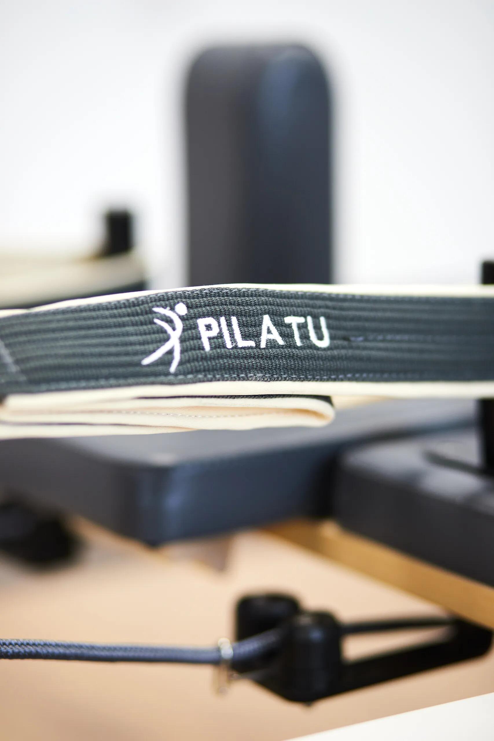 Reformer Classic en Aluminio blanco y tapizado gris Pilates Pilatu F&H 3/3