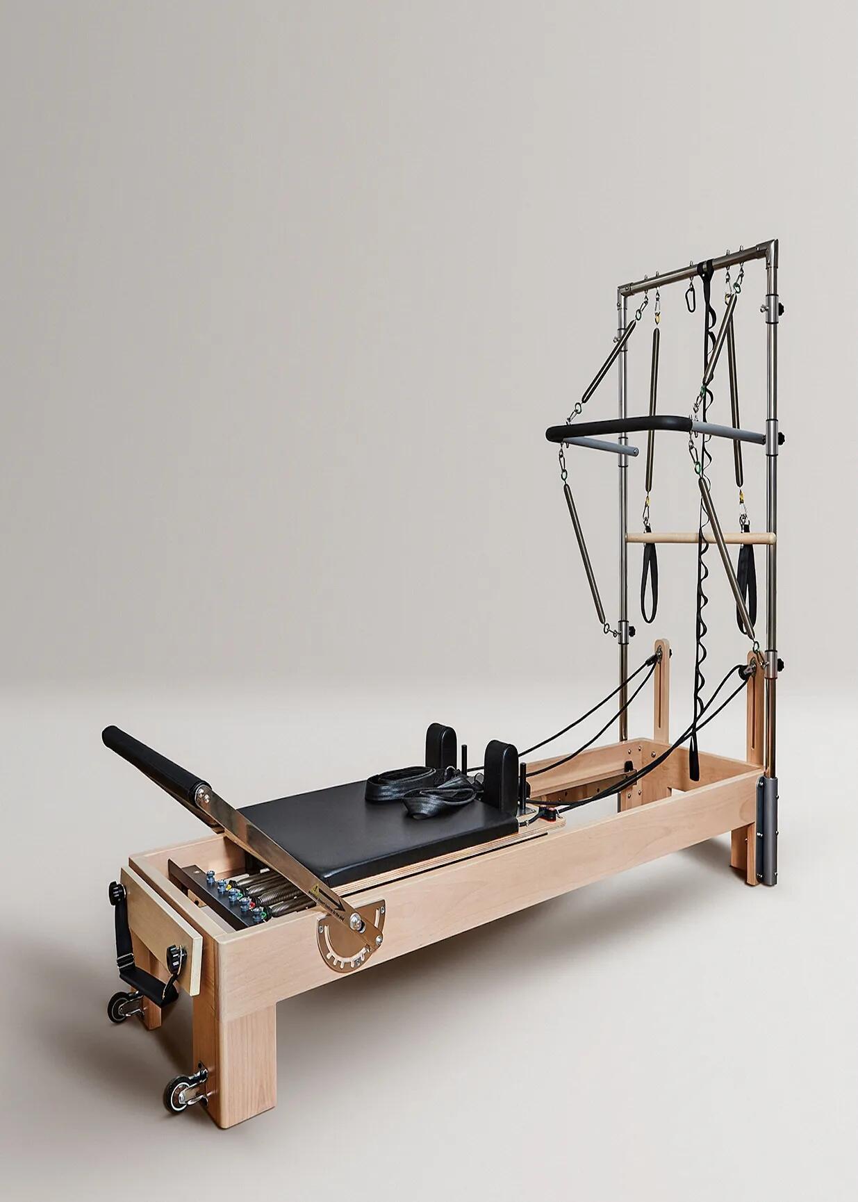 Reformer com Torre em madeira de Faia e Preto Pilates Pilatu F&H 2/3
