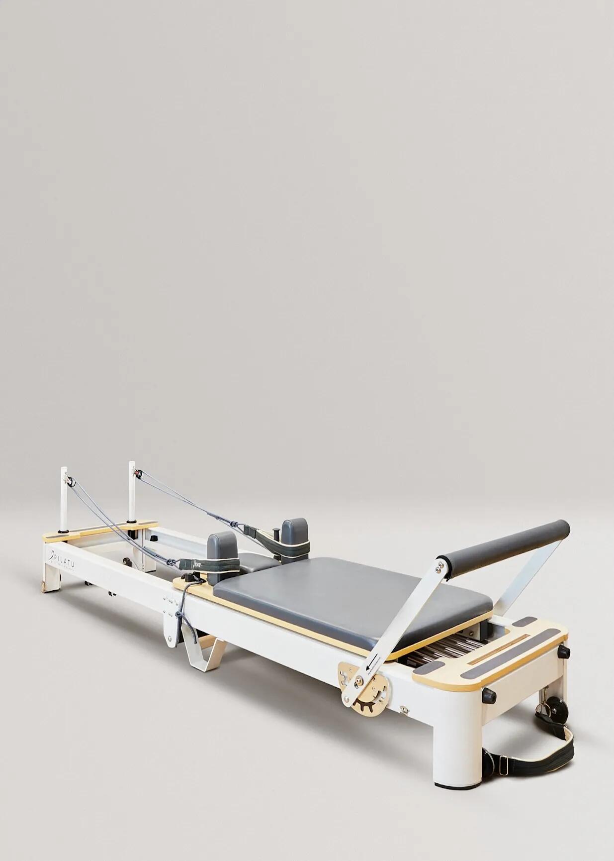 Reformer dobrável em Alumínio branco com estofos cinzentos Pilates Pilatu F&H 2/3