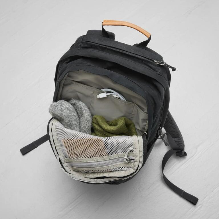 Mochila Azul Fjallraven Raven 20L Navy Sencilla y Resistente 7/7