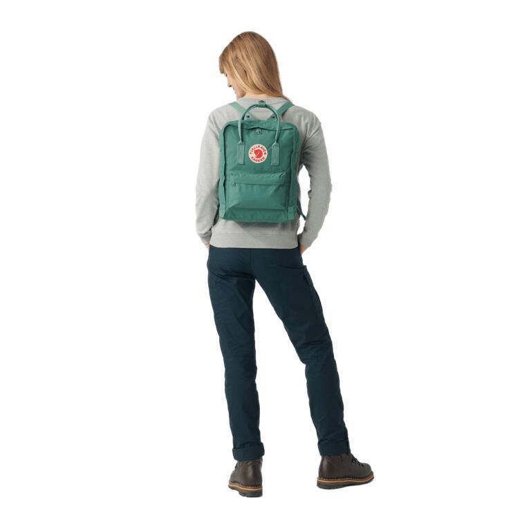Mochila Marrón Fjallraven Kanken Khaki Dust 16L Resistente y Versátil 7/7