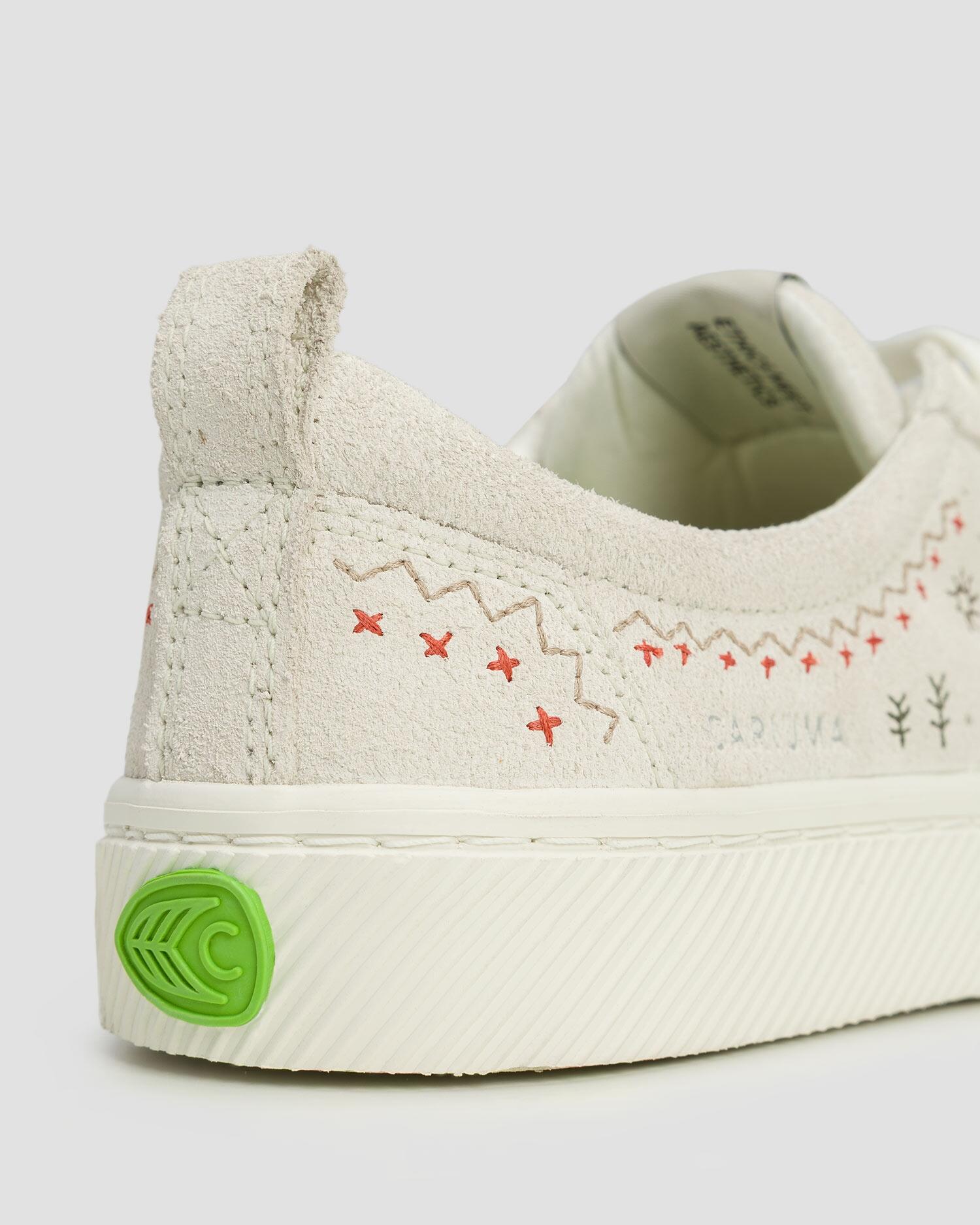 Trampki ze skóry zamszowej Cariuma OCA Suede Smoke White Embroidered 7/7