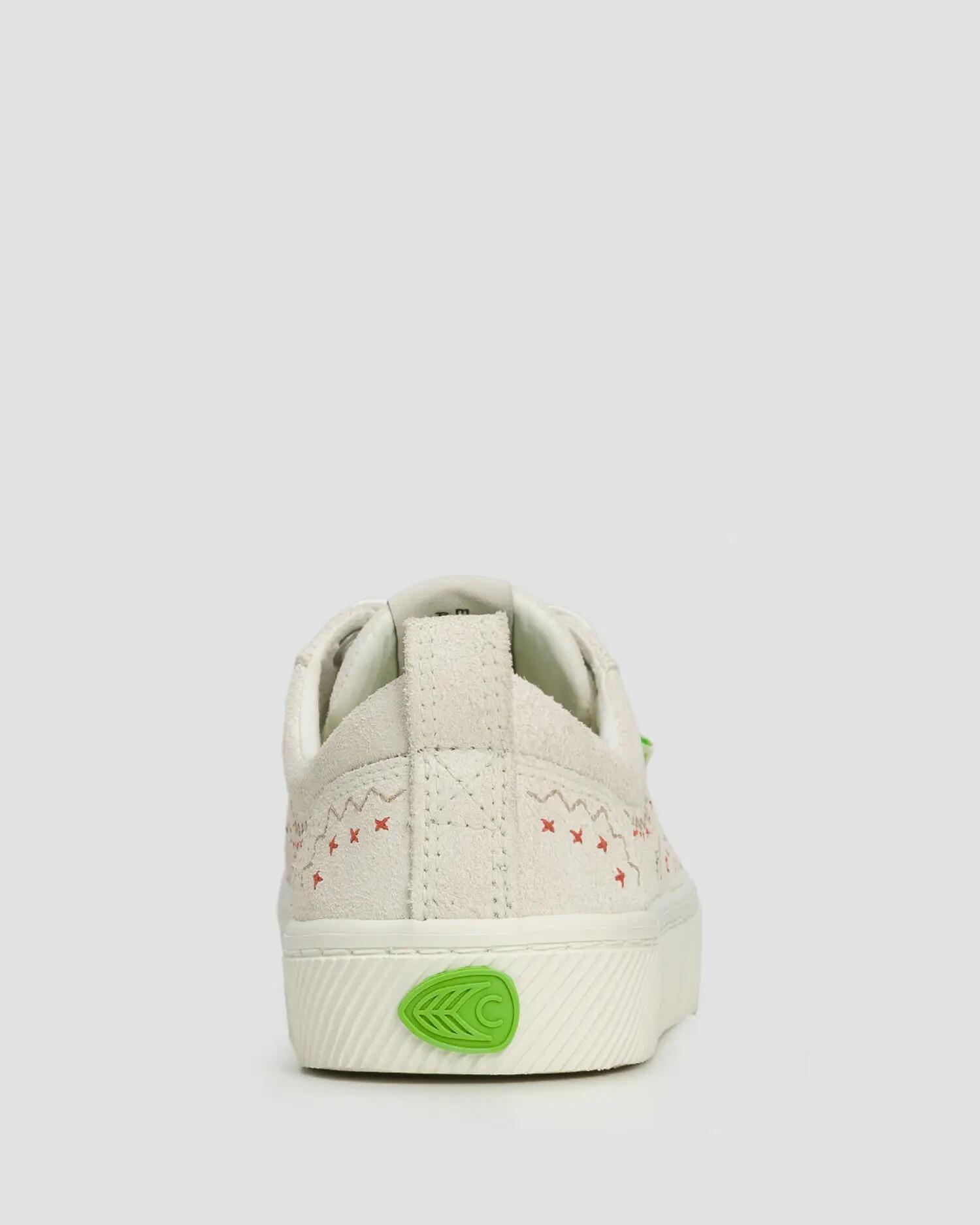 Trampki ze skóry zamszowej Cariuma OCA Suede Smoke White Embroidered 6/7