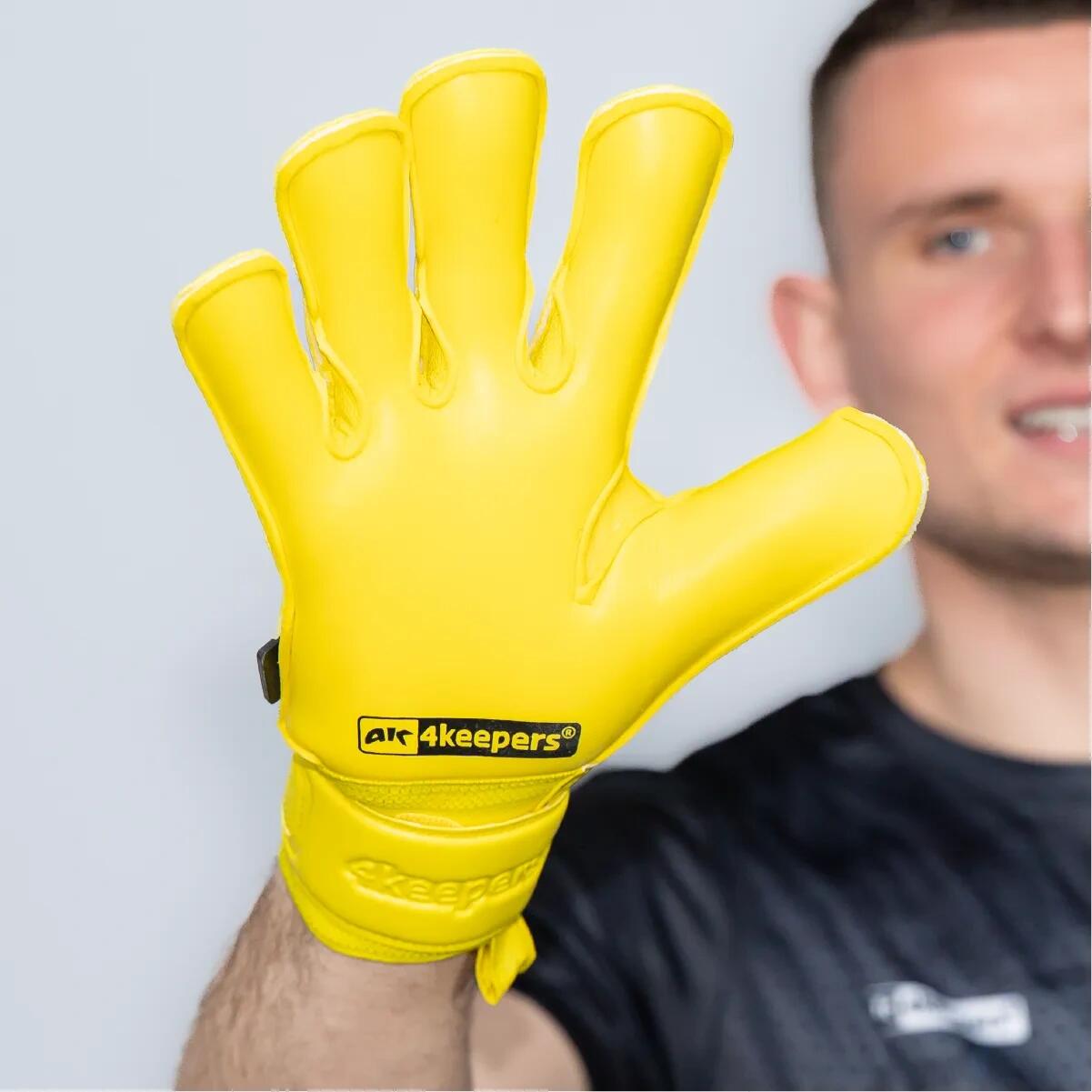 Rękawice bramkarskie dla dorosłych 4keepers CHAMP COLOUR YELLOW VII RF2G 6/7