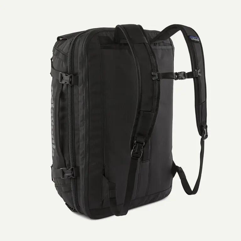 Mochila Negra Patagonia Black Hole MLC Pack 45L Black Convertible y Versátil 2/6