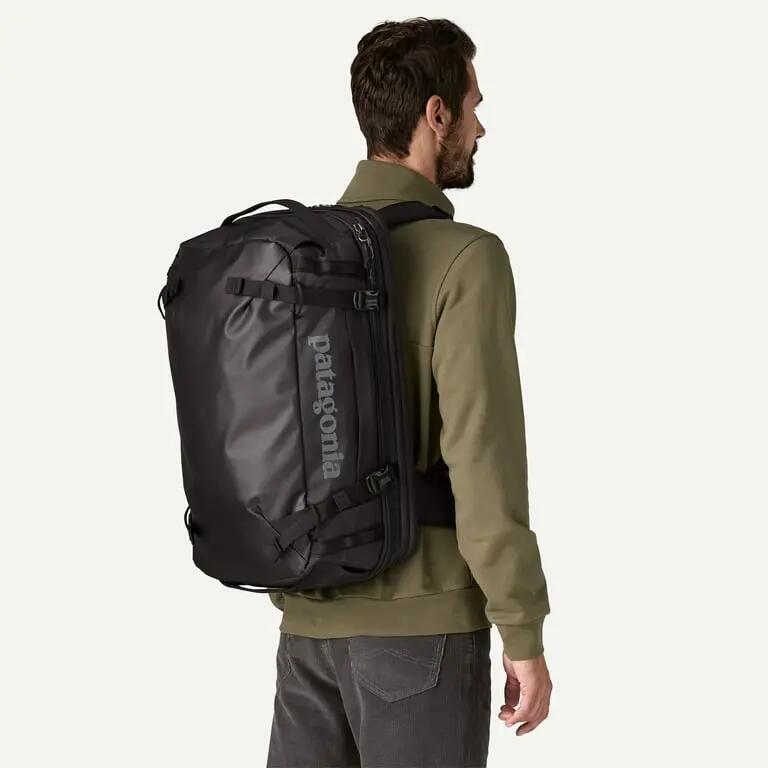 Mochila Negra Patagonia Black Hole MLC Pack 45L Black Convertible y Versátil 4/6