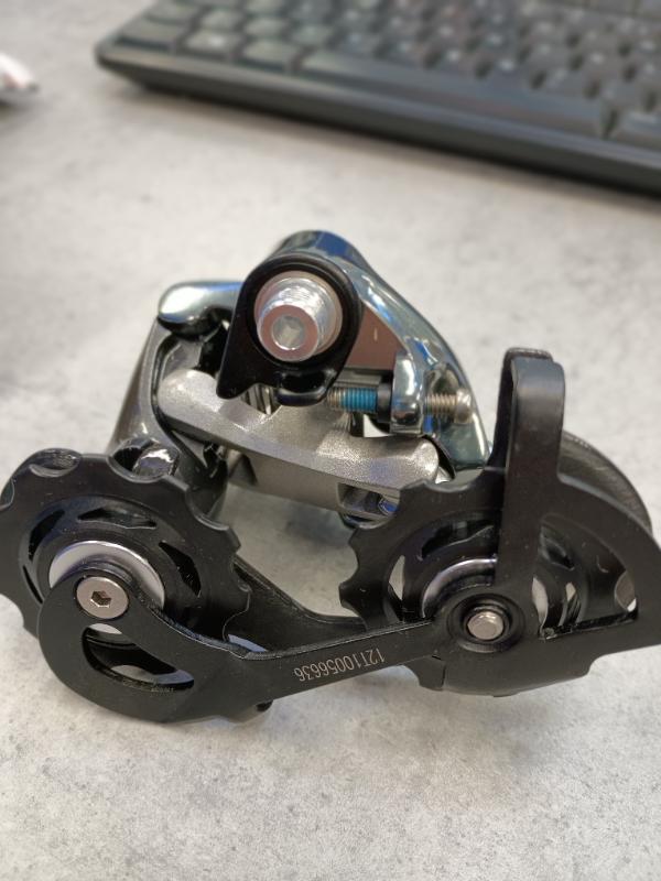 Entre Particuliers - Dérailleur arrière Sram Force 10 vitesses 2011 new 2/5