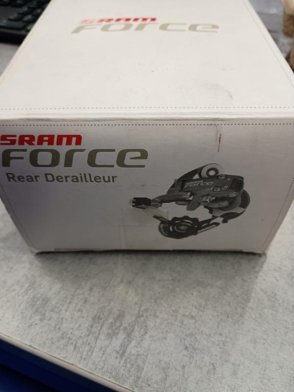 Entre Particuliers - Dérailleur arrière Sram Force 10 vitesses 2011 new 4/5