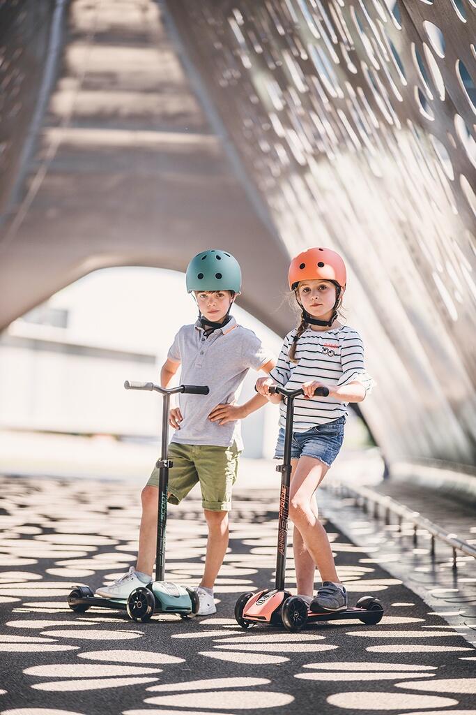 Scooter Highwaykick 5 LED Pfirsichfarbenes Scooter- und Fahrvergnügen 3/4