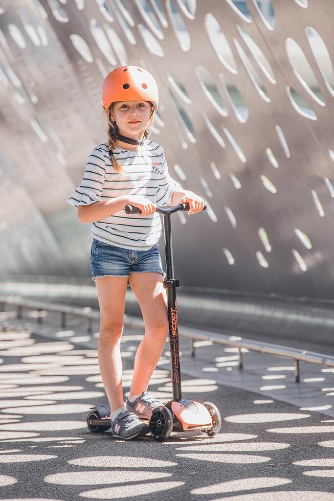 Scooter Highwaykick 5 LED Pfirsichfarbenes Scooter- und Fahrvergnügen 4/4