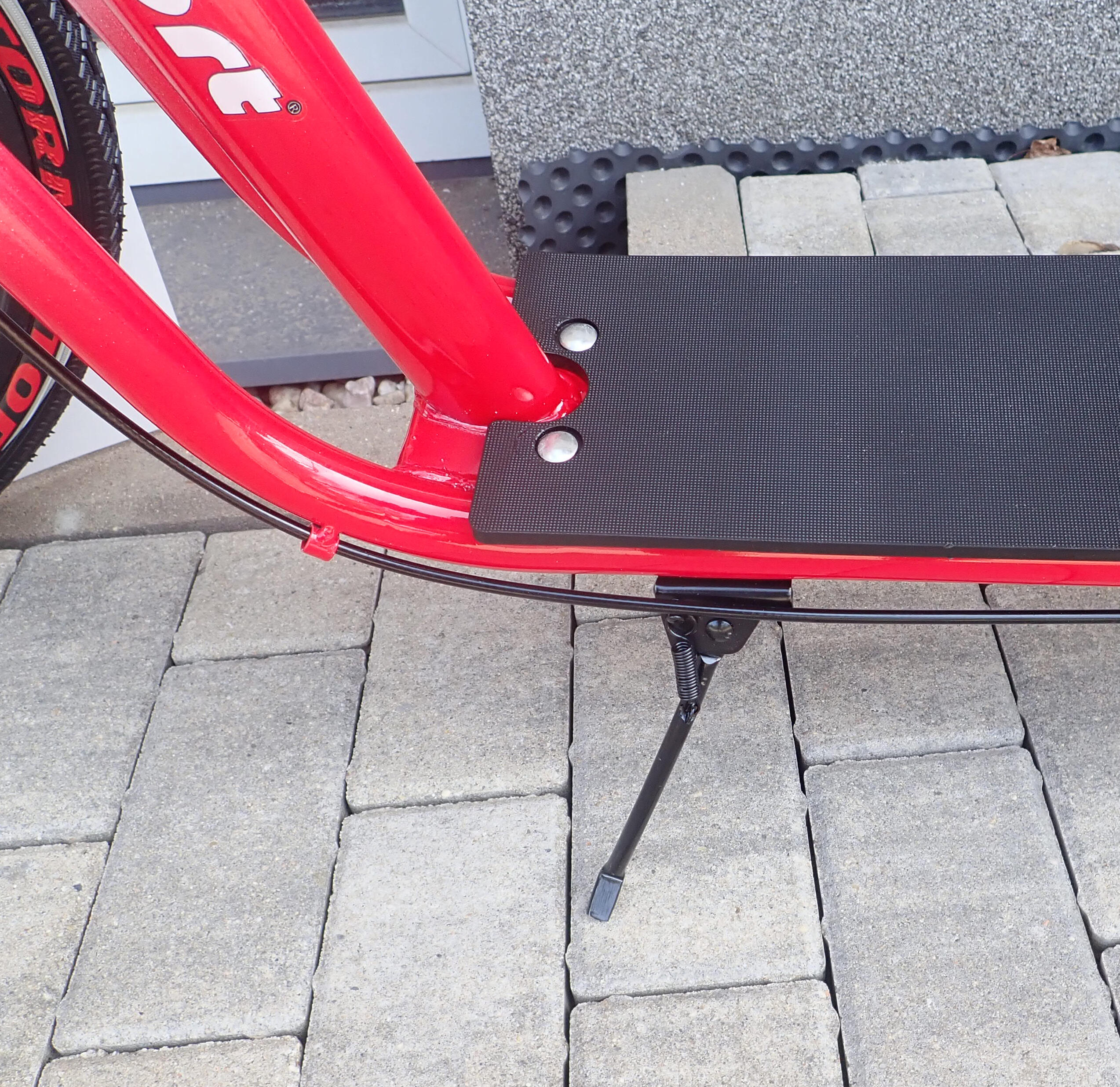 Scooter Storm mit aufblasbaren Rädern 20/16" und 5/6