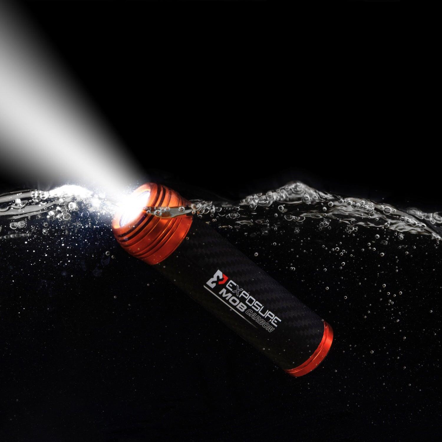 Mustang Crew Carbon lampe torche flottante 400 lm 2/5