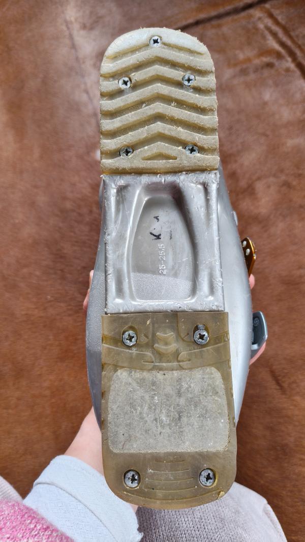 Tussen Particulieren - Skischoenen maat 25 salomon 4/6