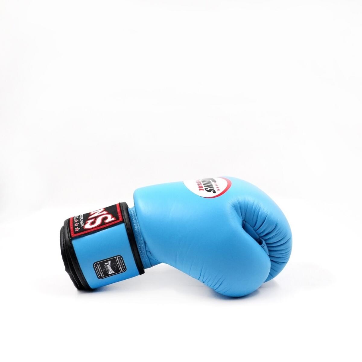 Boxing Gloves Twins BGVL3 Light Blue – 10oz 3/3