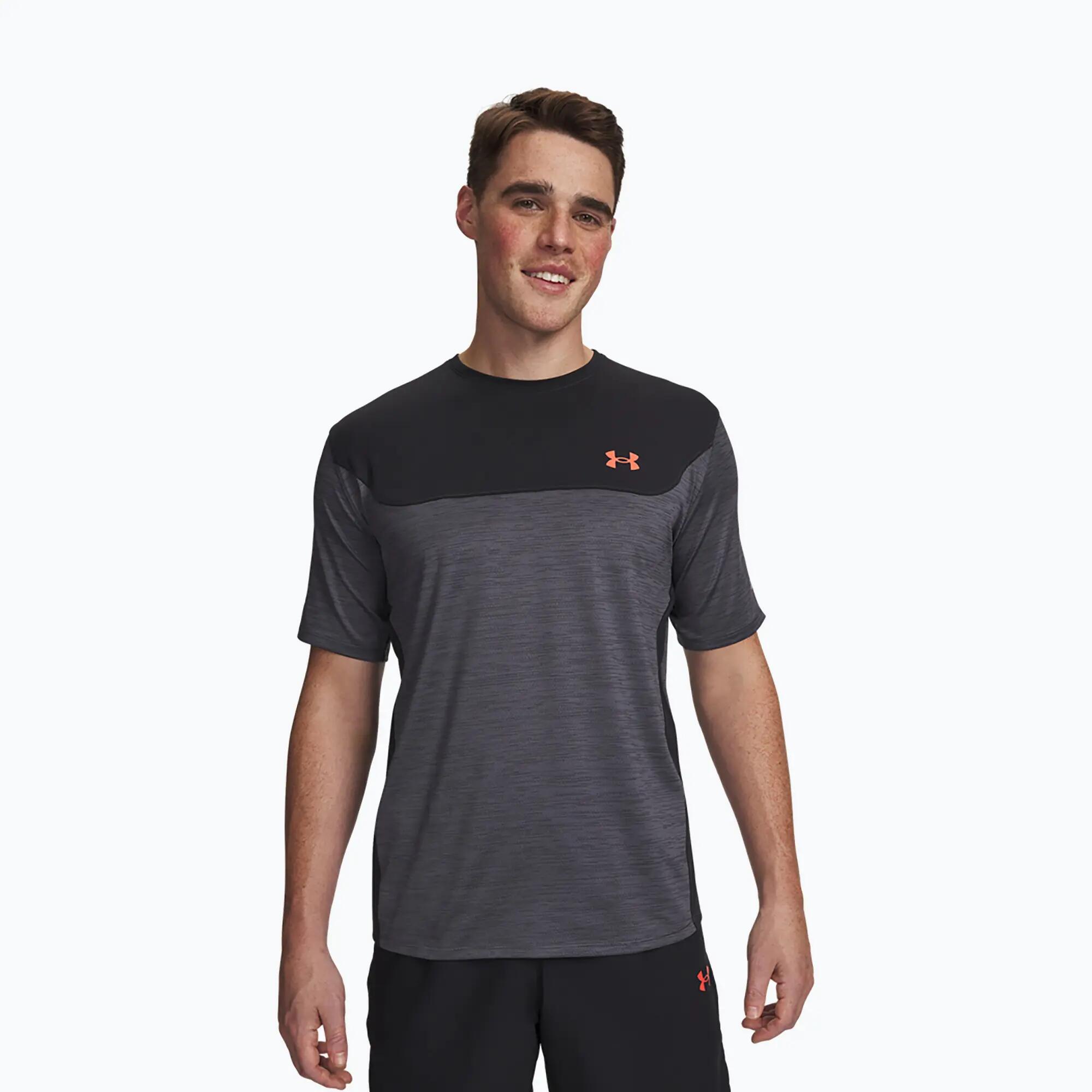 UNDER ARMOUR picture