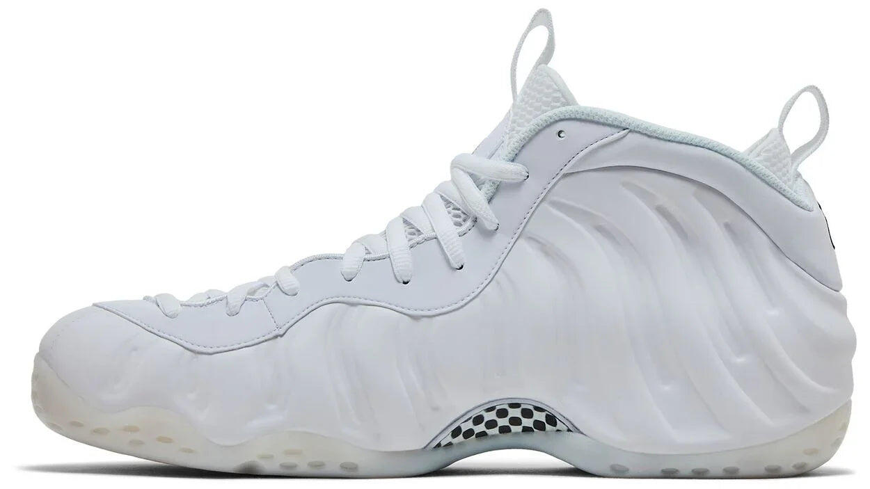 Nike Air Foamposite One Triple White 2/5