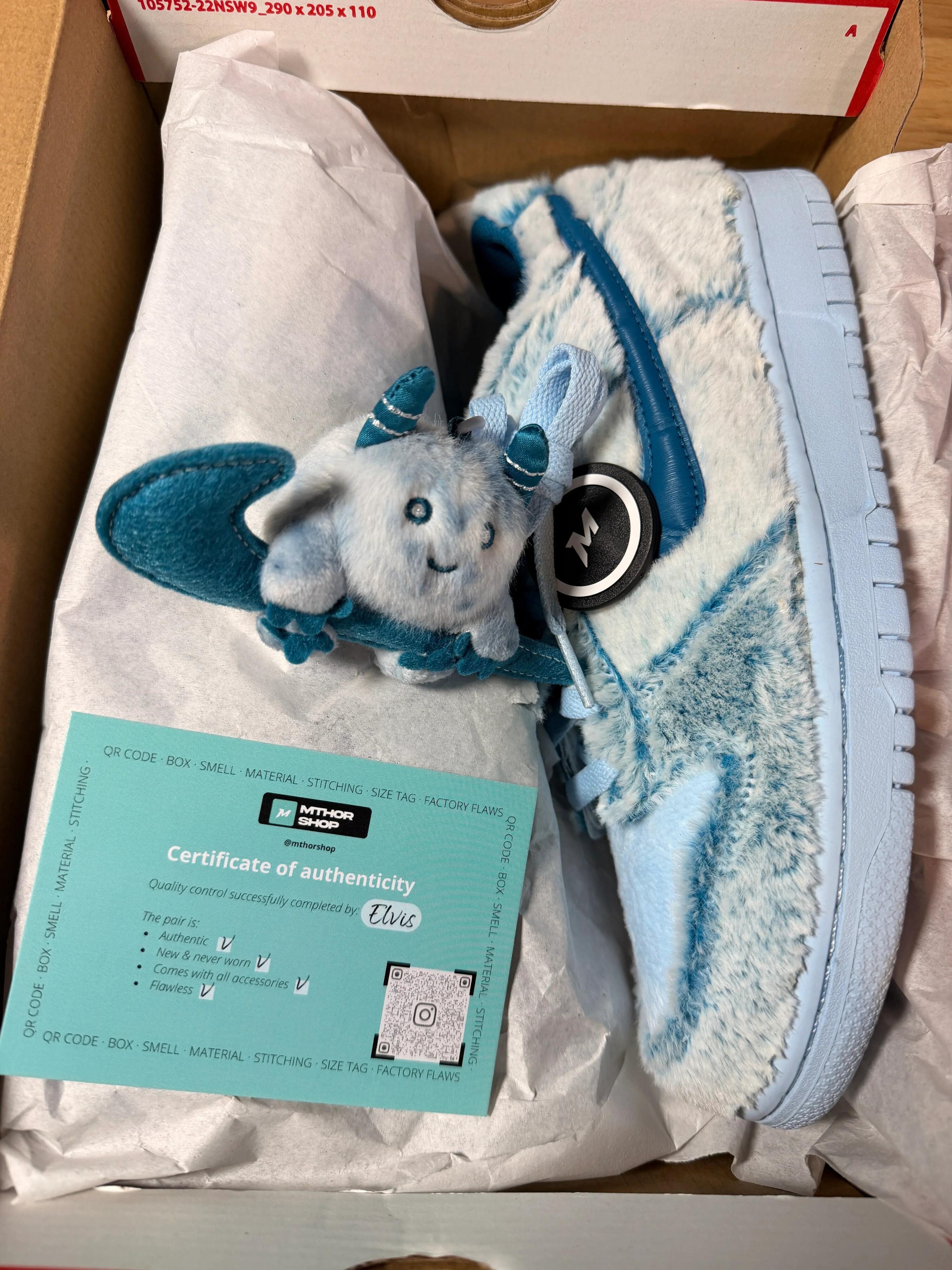 Nike Dunk Low Abominable Snowman (GS) 2/2