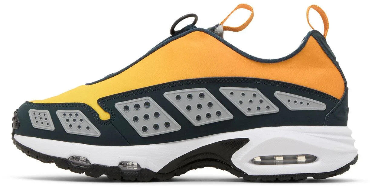 Nike Women's Air Max SNDR Canyon Gold 2/5