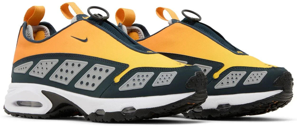 Nike Women's Air Max SNDR Canyon Gold 5/5