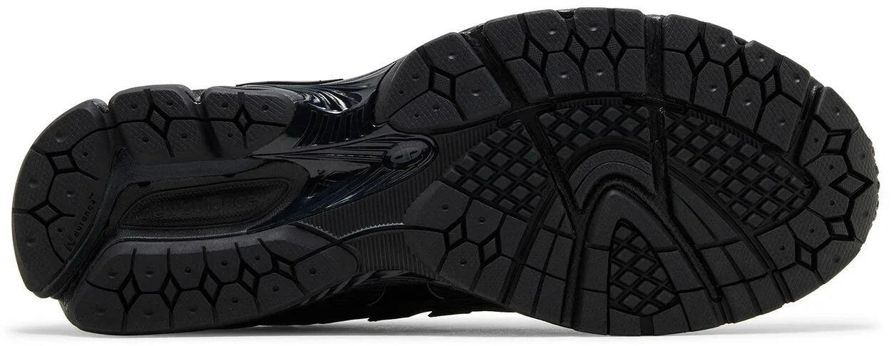 New Balance 1906N Triple Black 3/5