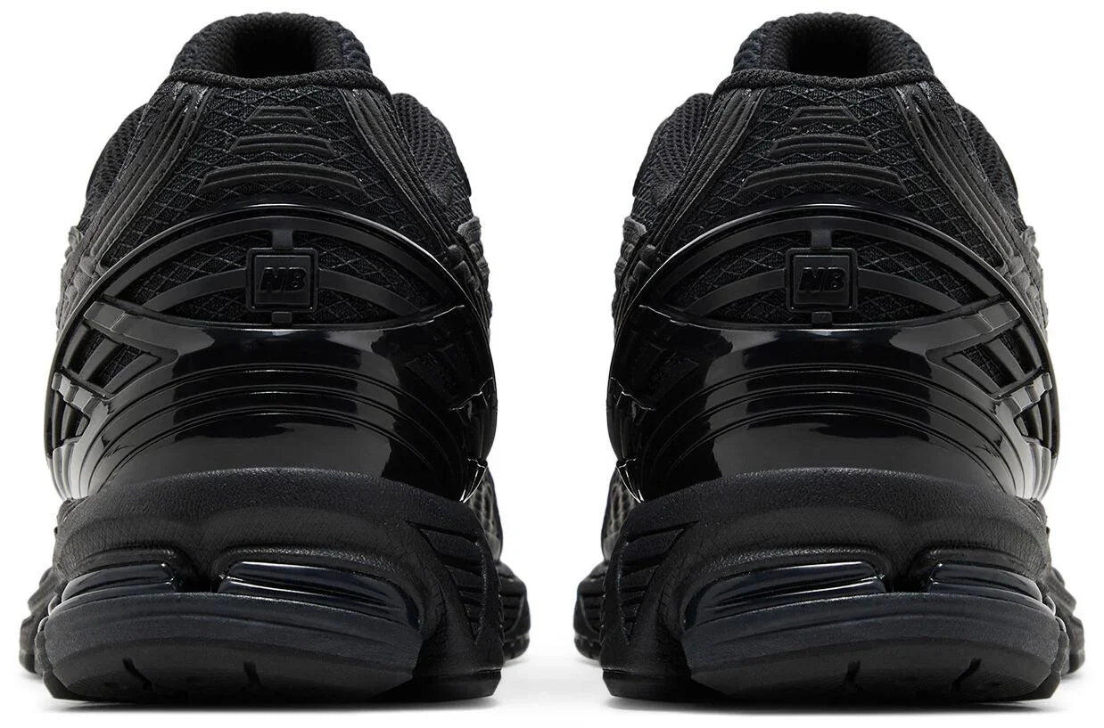 New Balance 1906U Triple Black 4/5