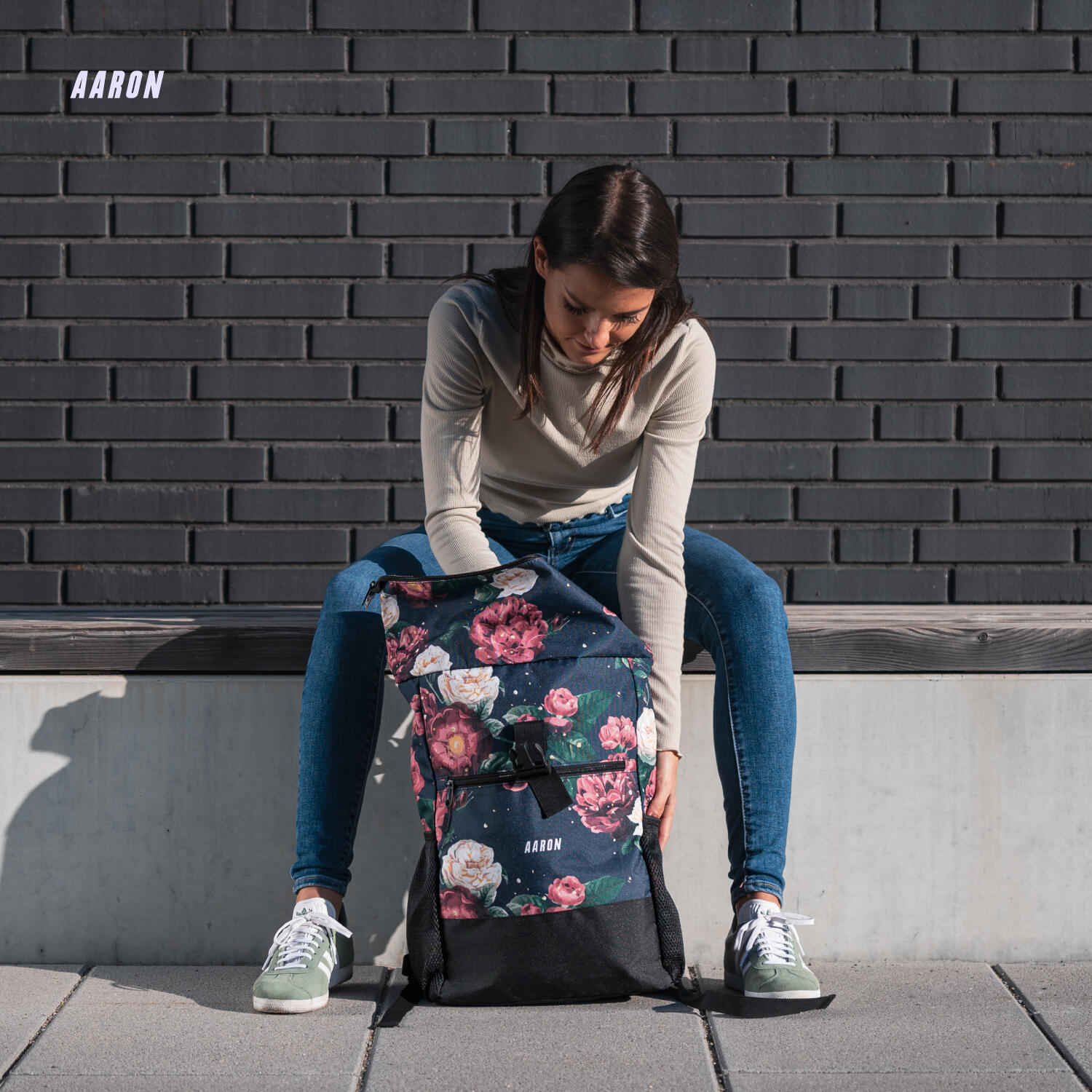 Commuter 2.0 Rolltop Rucksack 18–26 L, recyceltes 900D Polyester, Blumen 7/7