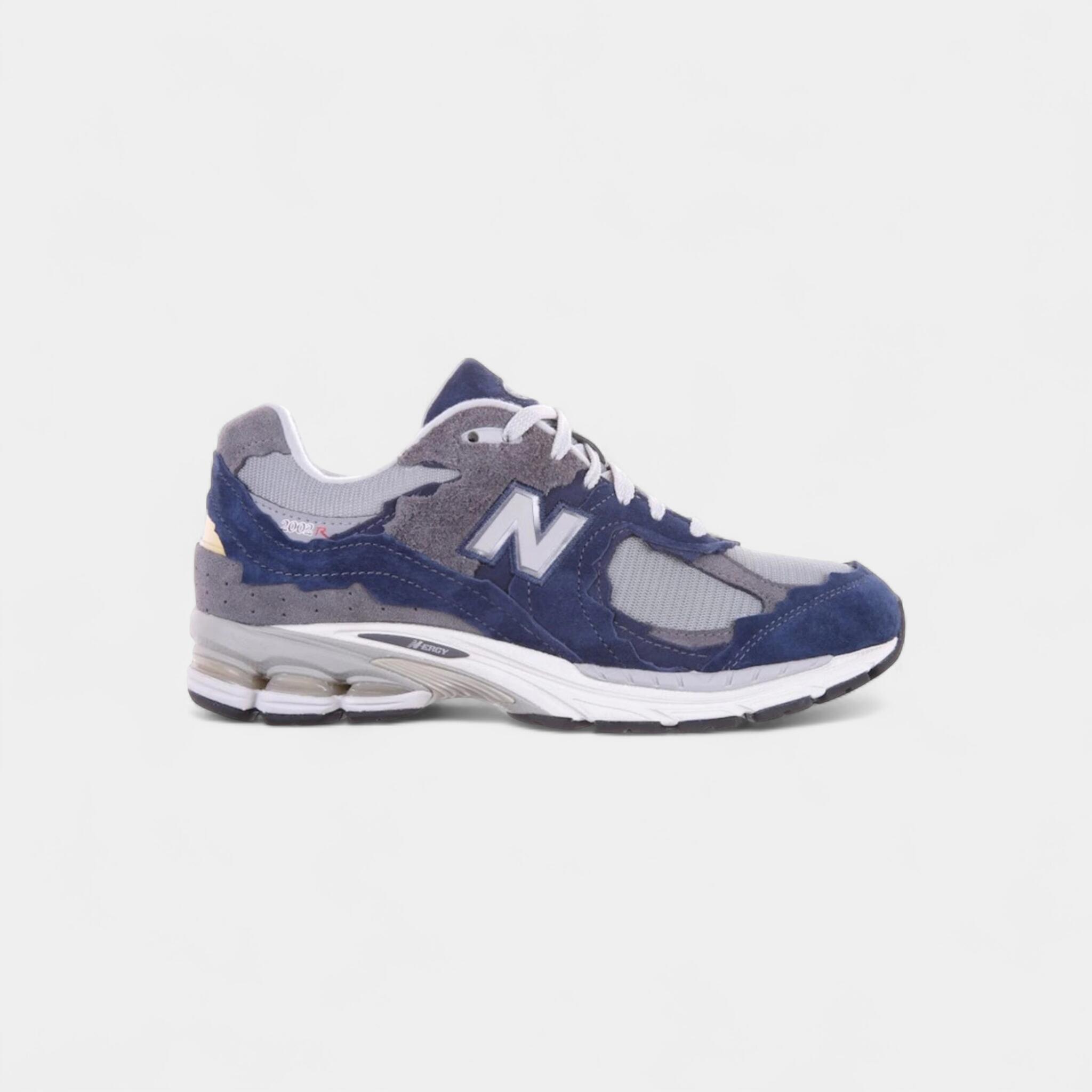 New Balance 2002R Protection Pack Navy Raincloud 1/2