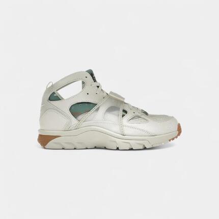 Nike Air Trainer Huarache Corteiz Light Bone