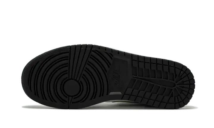 Jordan 1 Mid Patent Black White Gold 4/4