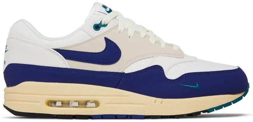 NIKE picture