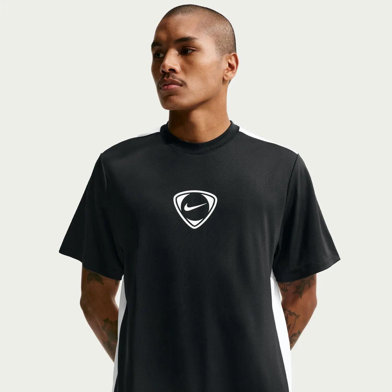 NIKE picture