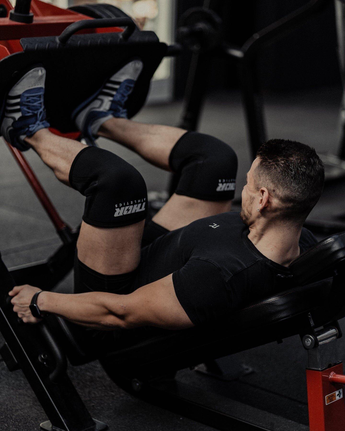 Knee Sleeves - 7mm - Neopren - Powerlifting - Rot - Größe: XS 3/6