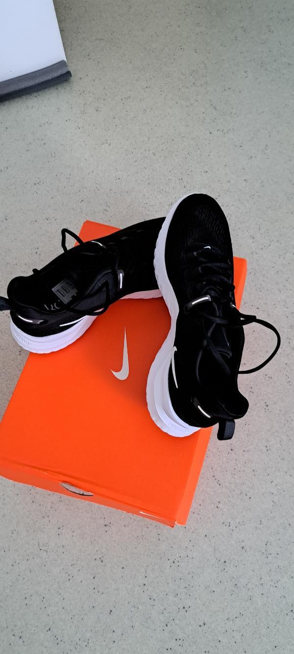 NIKE picture