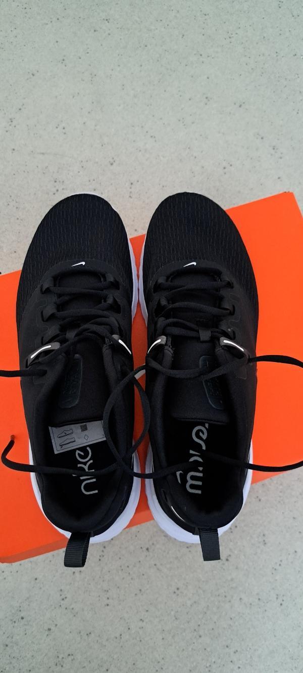 Tussen Particulieren - Sportschoenen Nike 2/3