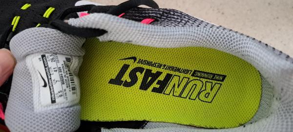 Tussen Particulieren - Loopschoenen Nike 4/4