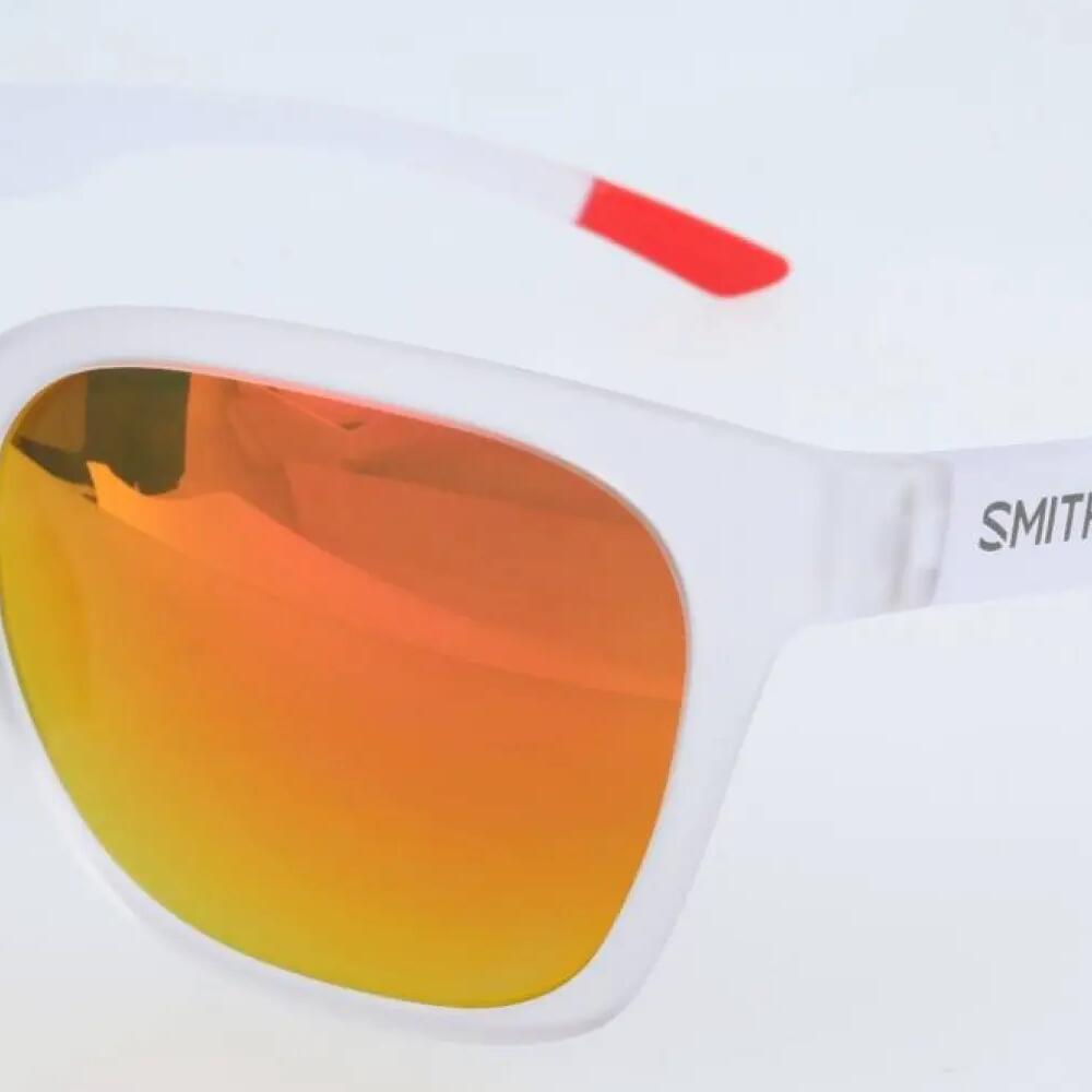 WHITE / RED