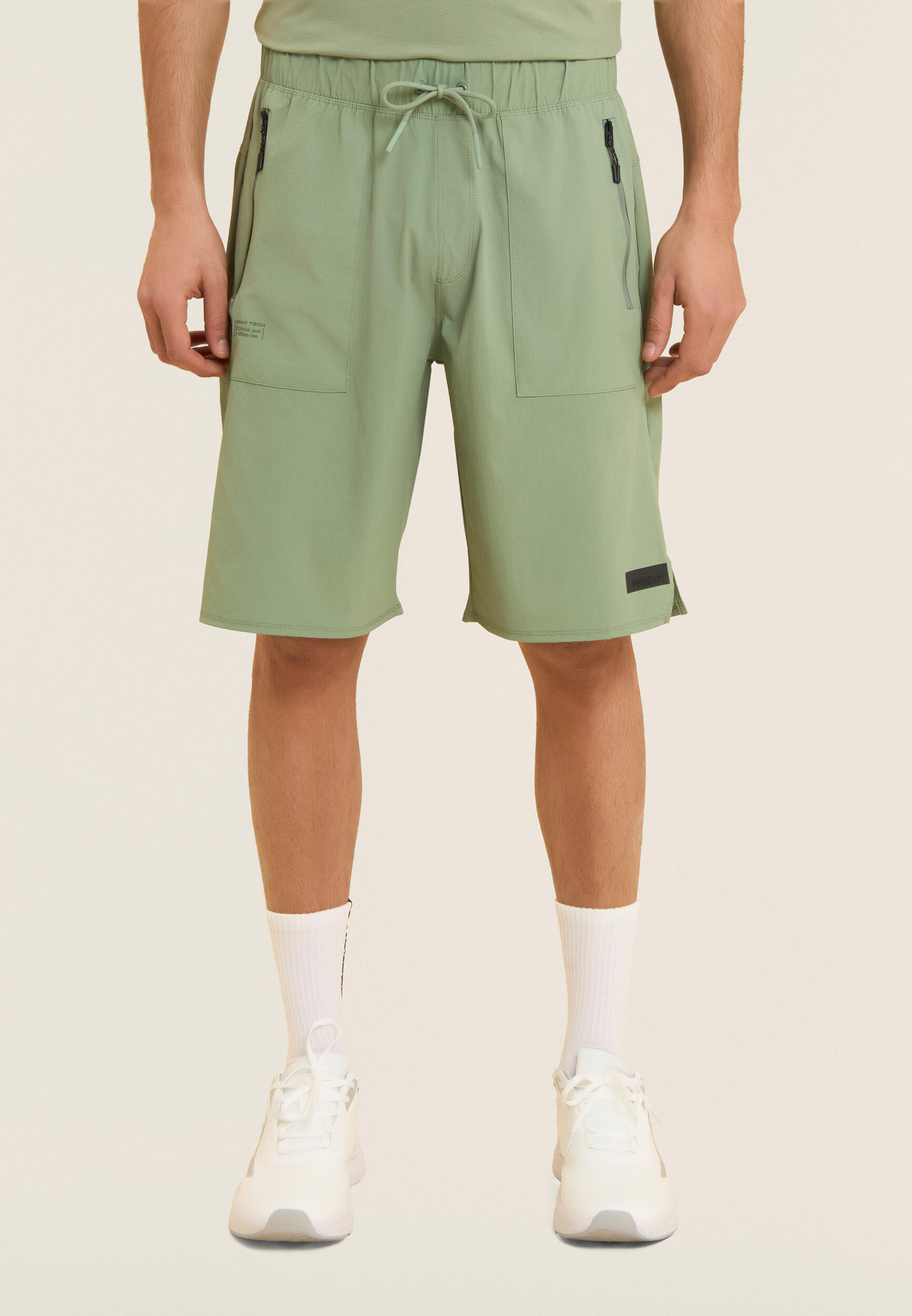 Bermuda à coupe classique en nylon ripstop avec poches zippées 2/4