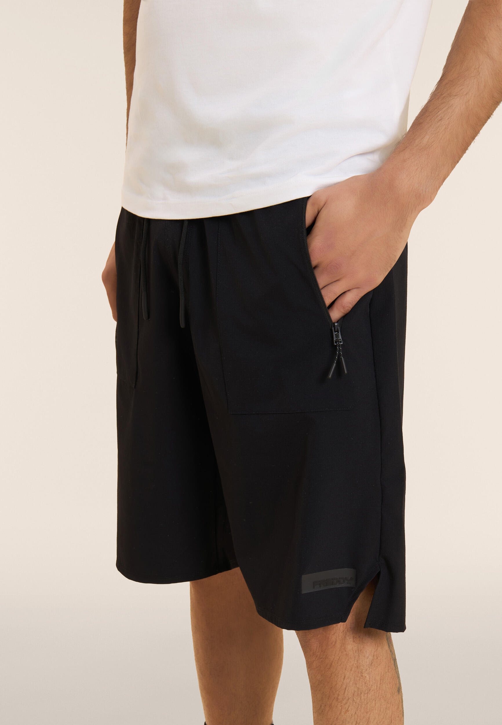 Bermuda à coupe classique en nylon ripstop avec poches zippées 2/5