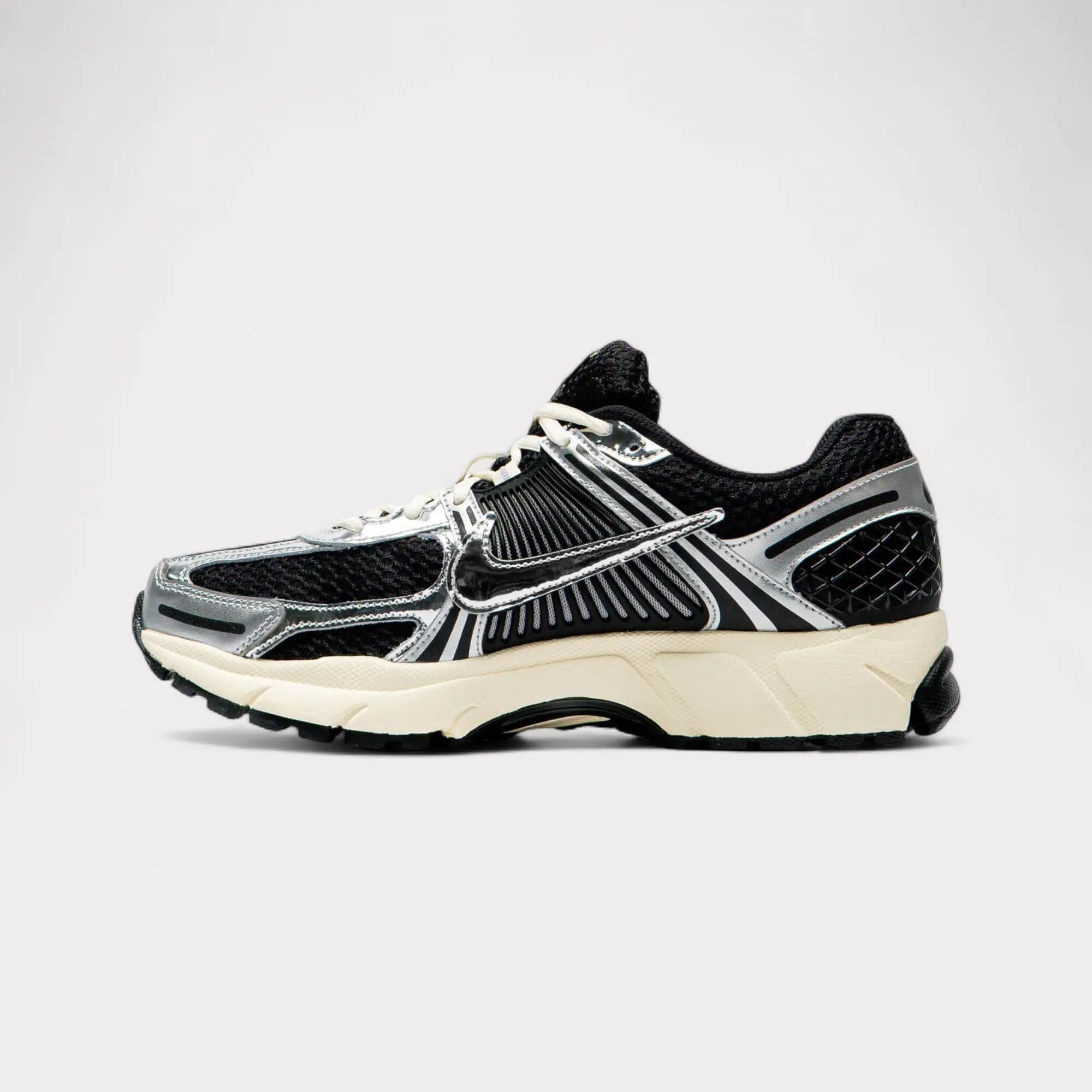 Nike Zoom Vomero 5 - Black Chrome 3/5