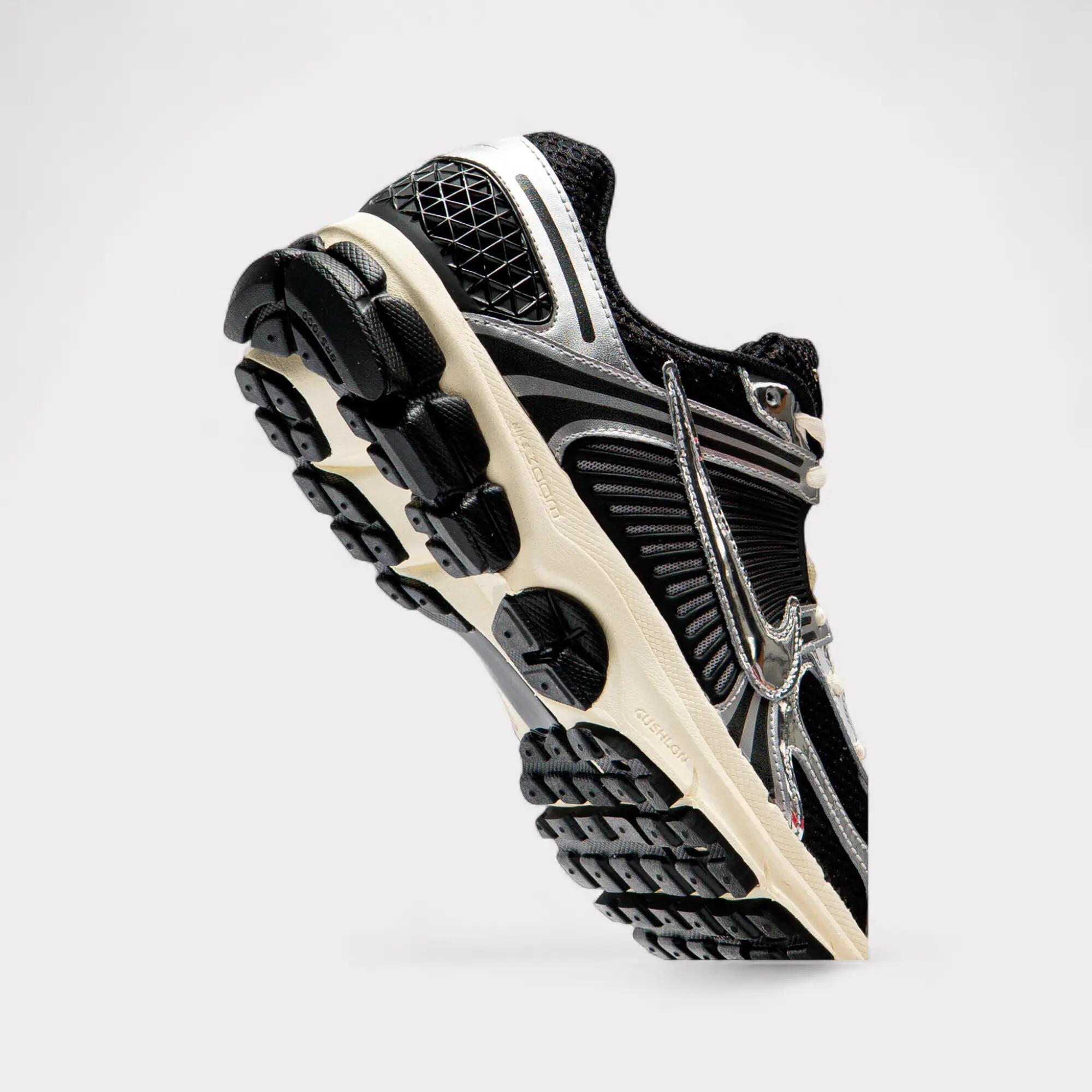 Nike Zoom Vomero 5 - Black Chrome 5/5