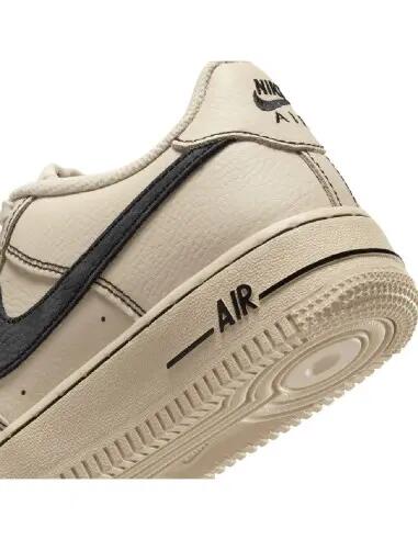 Dziecięce buty sportowe NIKE AIR FORCE 1 LV8 GS 4/5