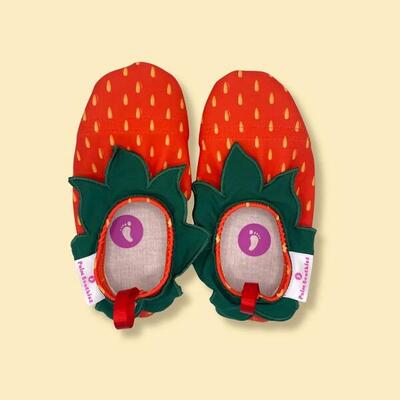 Kinder waterschoentjes, slippers, sloffen, aardbeien