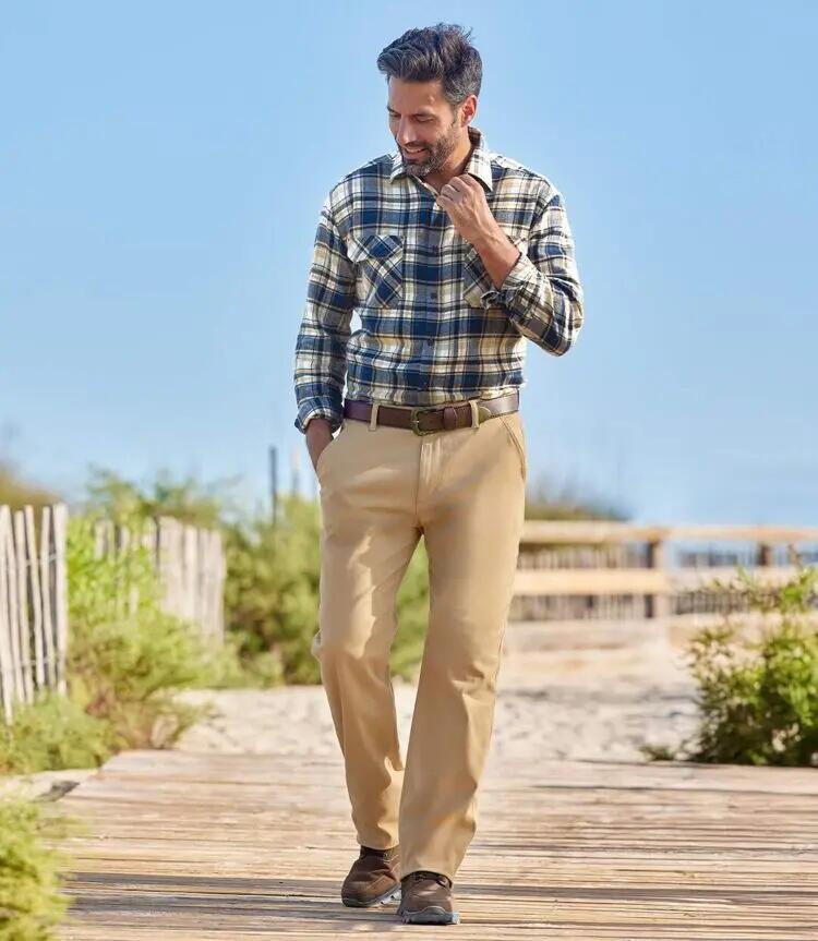 Beige Chino-Hose aus Twill 2/2