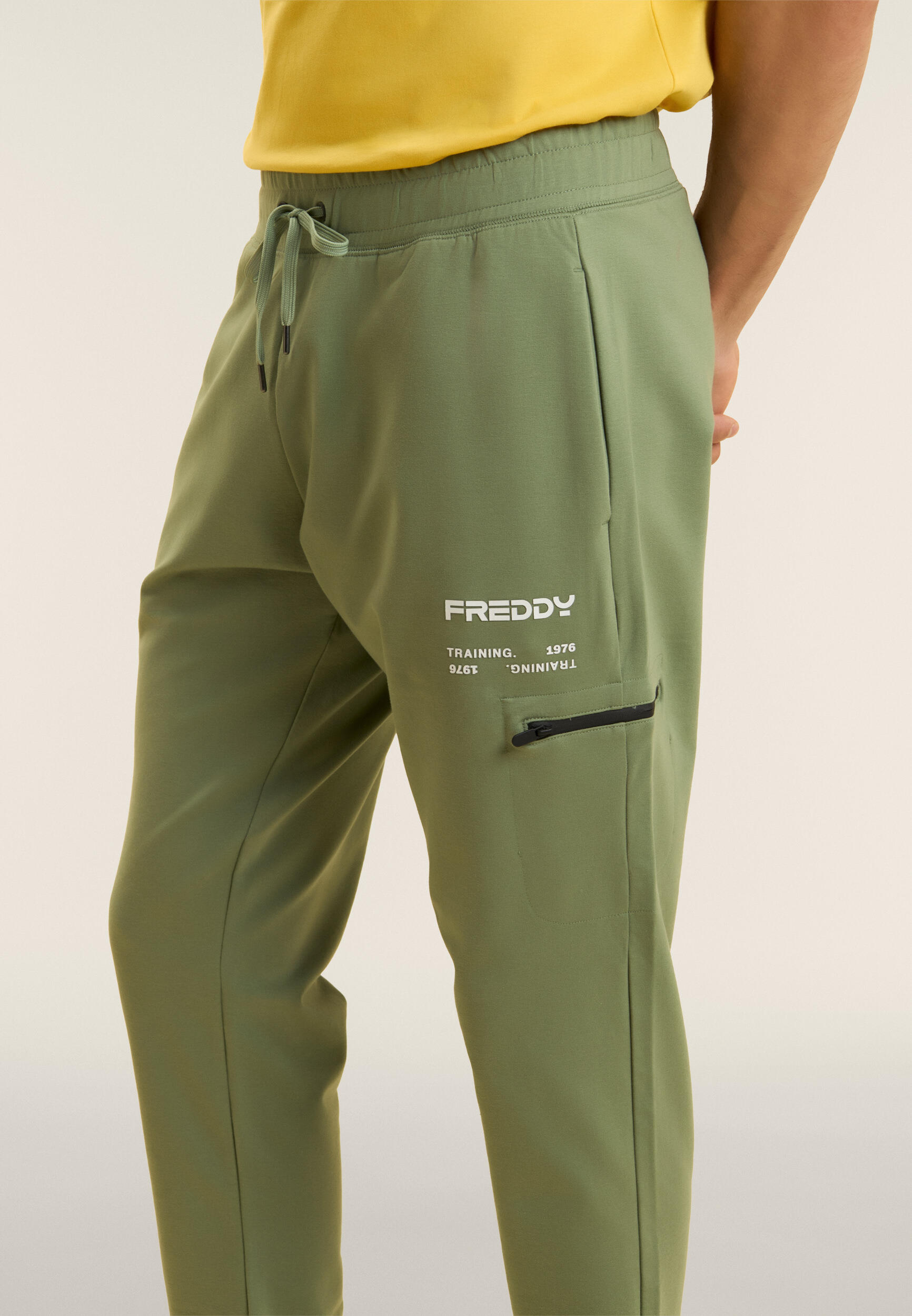 Pantalon de sport à jambe droite avec poche latérale et logo 4/4