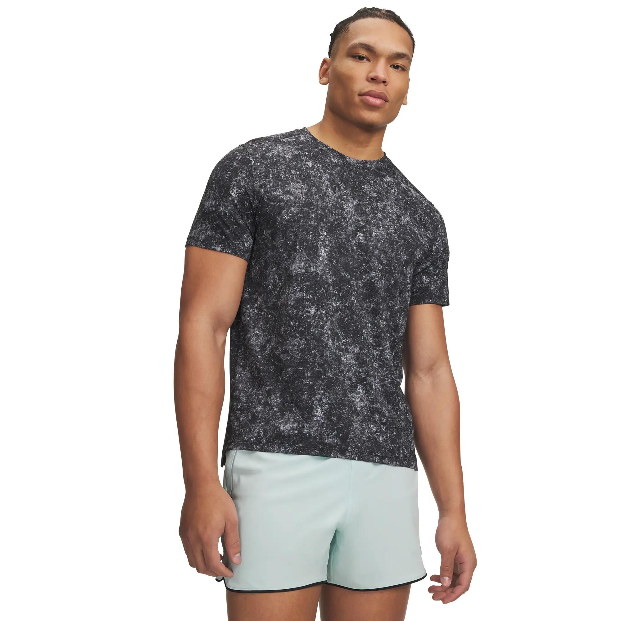 UNDER ARMOUR picture