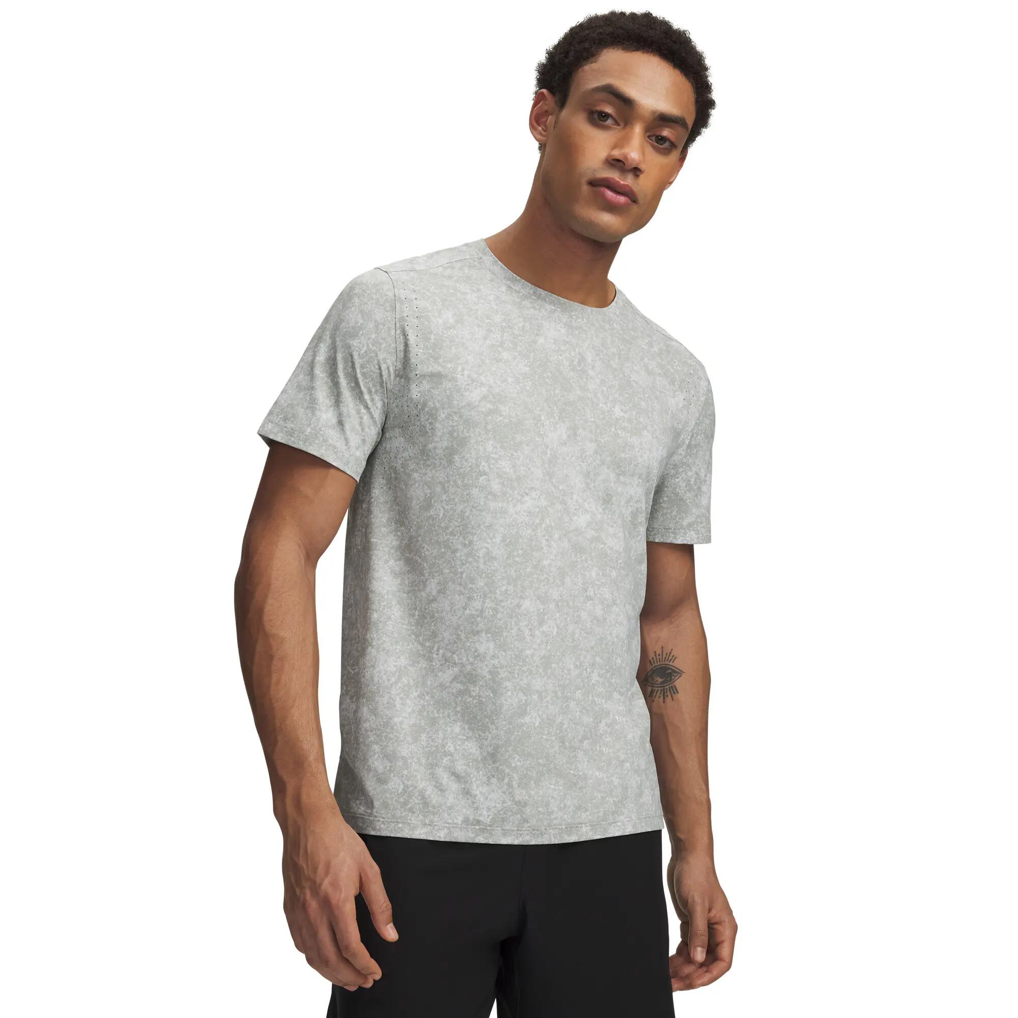 UNDER ARMOUR picture