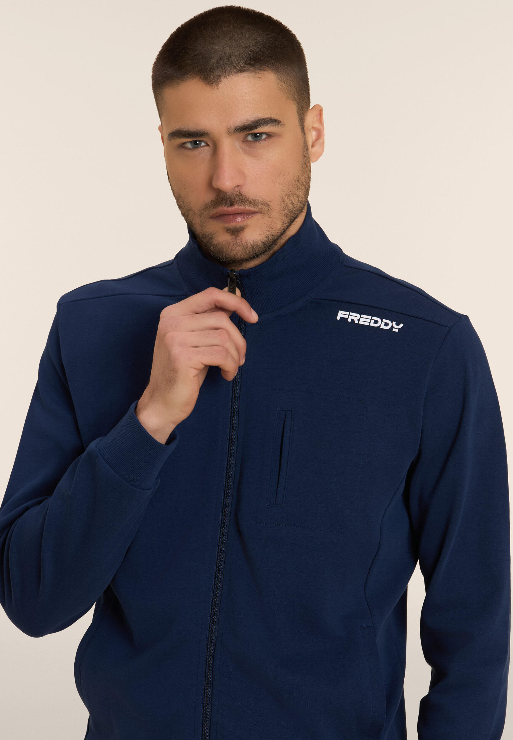 Felpa full zip con taschino e collo alto 4/5