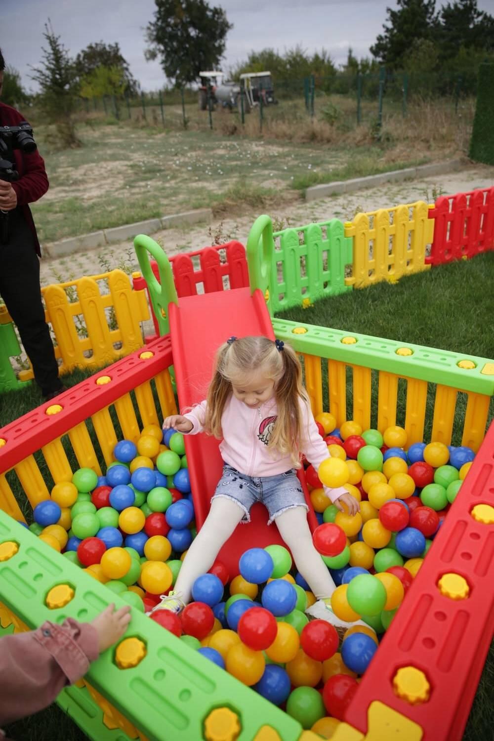 Toboggan en plastique King rouge-vert 2/7