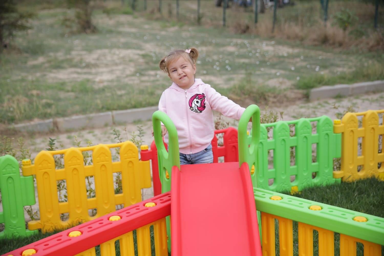 Toboggan en plastique King rouge-vert 4/7